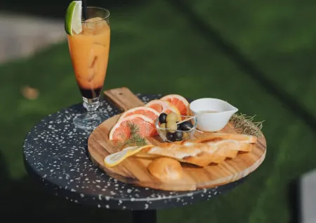 CRAFT HOTEL Setouchi Отели рядом со станцией JR Sanuki-Shirotori station