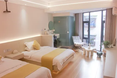 Xiaojin Qizige homestay hotel Отели в г. Сиаоцзинь