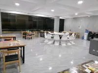 Yangshuo Mengyuan Shanju Hotel (Xingping Ancient Town Branch)