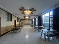 Rishi Xuriling Resort Hotel (Ganzhi County Baita Park Scenic Area Store) - breakfast
