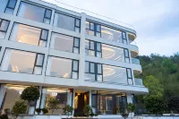 Yunlu Li Qingye Homestay (near Yalu Rafting)