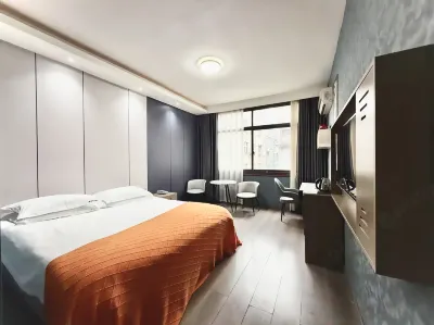 weinuo Business Hotel Hotels near xiang gu cheng qing yuan
