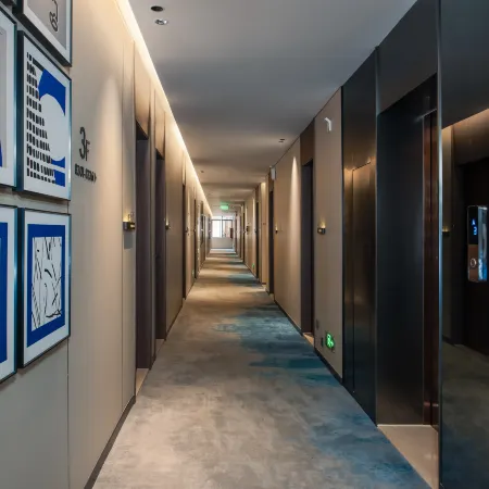 Happy Hour Hotel(Shenzhen Luohu East Gate) Отели рядом с достопримечательностью «Шэньчжэнь Средняя Средняя Средняя Средняя С»