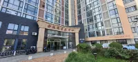 Jinyue Homestay (Tangshan Railway Station East Square) - 2-Star