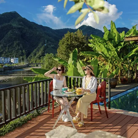 Mosu · Hongcun Xiangju | Mountain & Stream Rustic-Luxury Garden Stay (Three Trees Scenic Area)