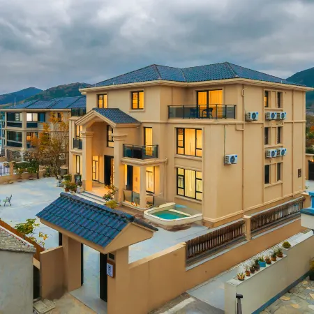 Mountain House Private Hot Spring Homestay