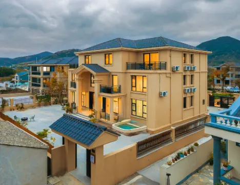 Mountain House Private Hot Spring Homestay