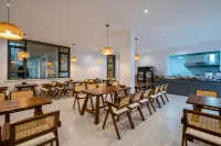 Nalati Zhen · Wushuang Courtyard Homestay (Nalati Scenic Area)