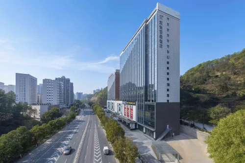 Shi Yan Wu Dang Rezen Hotel - 4-Star