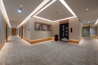 Ruibaiyun Home Inn (Heze Bus Station Jiahecheng Branch) - parking