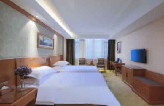 Vienna 3 Best Hotel (Nanchang Qingshan Lake High-tech) Hotel dekat Jalan Jingdong