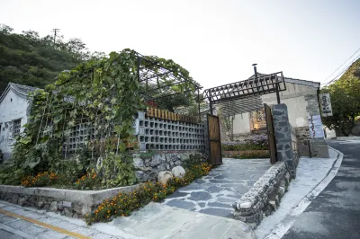 Huaijing Stones Guesthouse Hotel dekat Shennv Peak