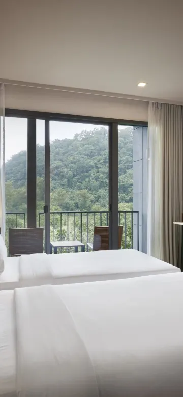 ห้องดีลักซ์ เตียงแฝด พร้อมวิวภูเขา