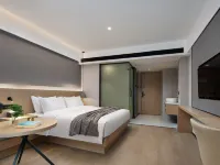 Me Young Me House Hotels near Wang Cheng