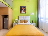 珠海克里丝汀复式套房国际公寓 - 轻奢时尚大床房