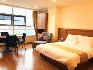 Nature Modern Business Hotel (Yichang Three Gorges University Shop)