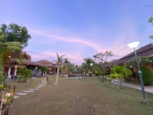 Waterside Resort Hotels in Pran Buri