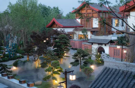 Little Pond Hotel Отели рядом с достопримечательностью «Wenmiao Street Kuixing Tower»