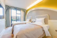 Center Hotel (Xi'an Bell Tower) Hotels in Xi'an