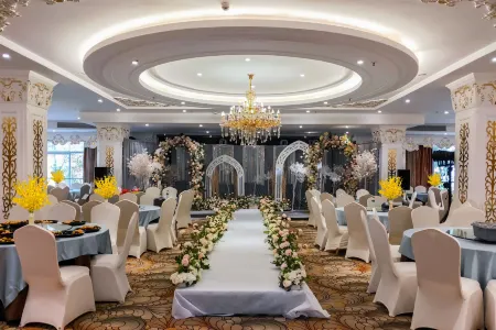 Guoan Holiday Hotel Отели в г. Личуань