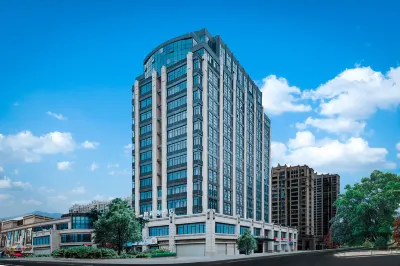 VIP House Hotel (Pinghe store) Отели в г. Пинхэ