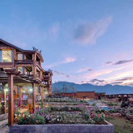 Hutuo Nest Lakeside Vacation Apartment (Lugu Lake Dear Inn)