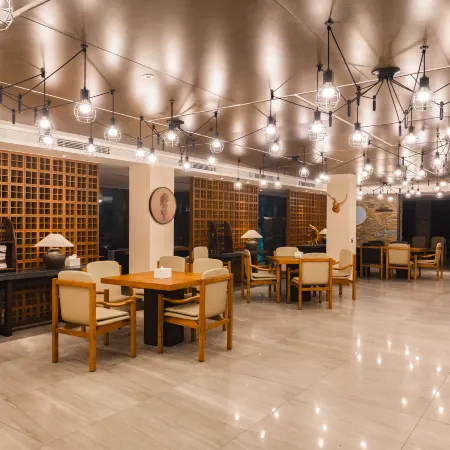 the Lishan Bright Moon Hotel