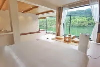 Desir Lakeside B&B