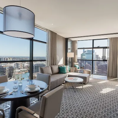 Fraser Suites Sydney Отели рядом с достопримечательностью «Железнодорожная станция Таун-Холл»