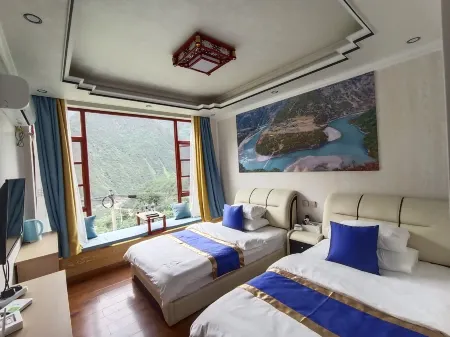 Bingzhongluo Dian-Zang Home Homestay Отели рядом с достопримечательностью «The First Bend of Nujiang River»