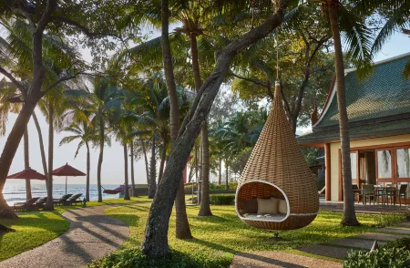 Hyatt Regency Hua Hin Отели рядом с достопримечательностью «Сьюан Сон Прадипат Бич»