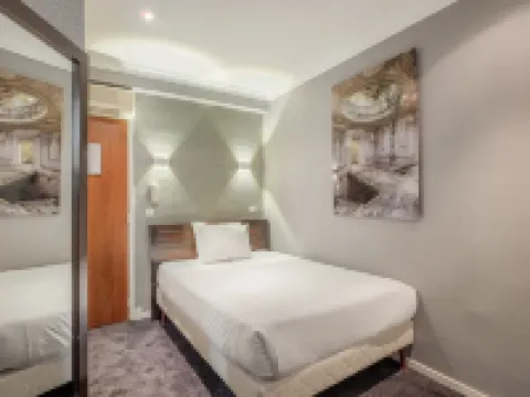 Hotel London Hotels near Palais Garnier