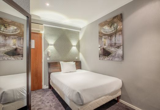 2. 호텔 런던 파리..