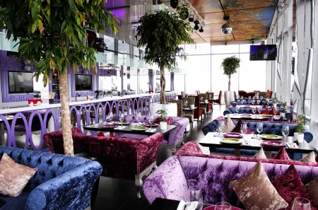 Korston Tower (Корстон Тауэр) Отели рядом с достопримечательностью «Комитет Земельных и Имущественных Отношений»