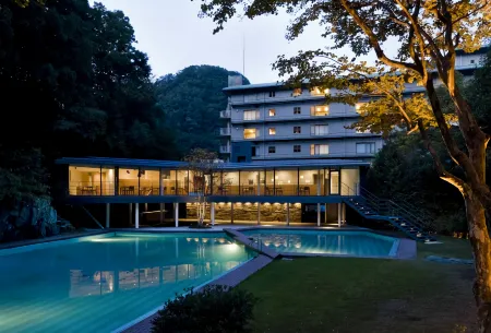 Kinosaki Onsen Nishimuraya Hotel Shogetsutei Отели рядом со станцией Станция JR Kinosaki-Onsen