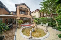 CHAMPS ELYSEES HOLIDAY Villa Các khách sạn ở Đại Ấp