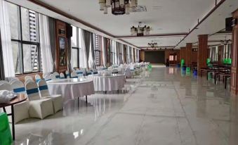 Qingganglin Hotel (Renhuai City Government Store) - Housity