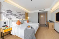 Kaiyue Junlan Hotel (Yiwu International Trade Mall)