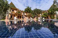 Coconut Beach Resort, Koh Chang - Beach