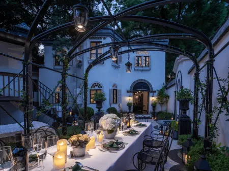 Dieyuan Old House Hotel Отели рядом с достопримечательностью «Dongjiangbin Park»