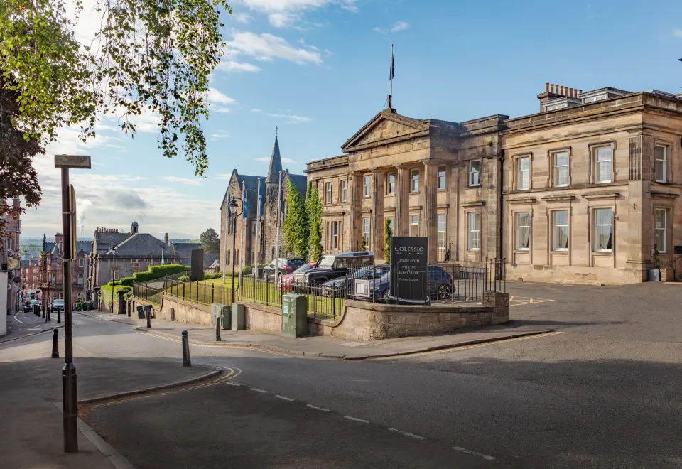 The Plough Hotel - Housity