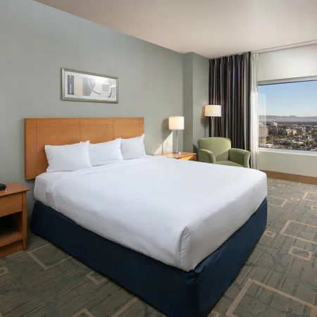 The Platinum Hotel Отели рядом с достопримечательностью «Арена «Томас-энд-Мак Центр»»