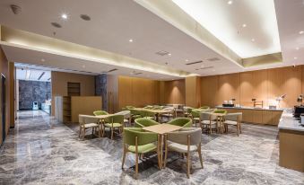 Vyluk·Hotel (Dujiangyan Medical Center Feilong Gymnasium)