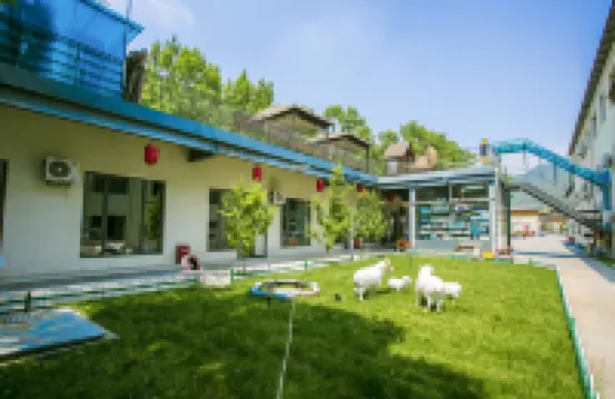 Furun Ziyou Zizai Automobile Culture Theme Hostel Hotels in der Nähe von Mowangshu