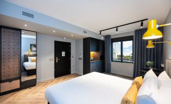 Staycity Aparthotels Paris la Defense