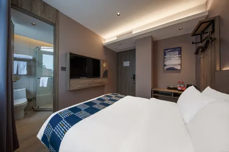 Aifeel Hotel (Shanghai Pudong Avenue Xiepu Road Subway Station) Отели рядом с достопримечательностью «Zotter Chocolate Theater Shanghai»