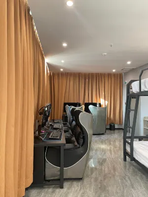 Sleeping Cat E-sports Hotel Hotels near Baibei Miaozhai