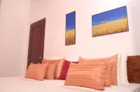Holistic Villas Hills Hotels in Канді