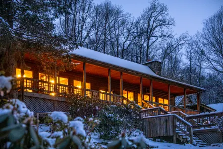 Mount Mitchell Eco Retreat
