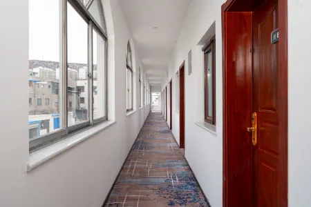 Mr. A's Hotel Отели в г. Шэньму